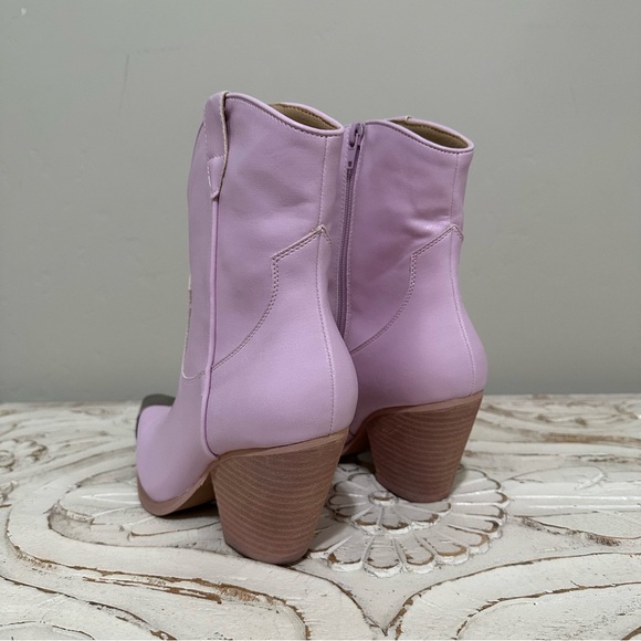 Lavender Western Ankle Boots with Silver Accents - Picture 3 of 4